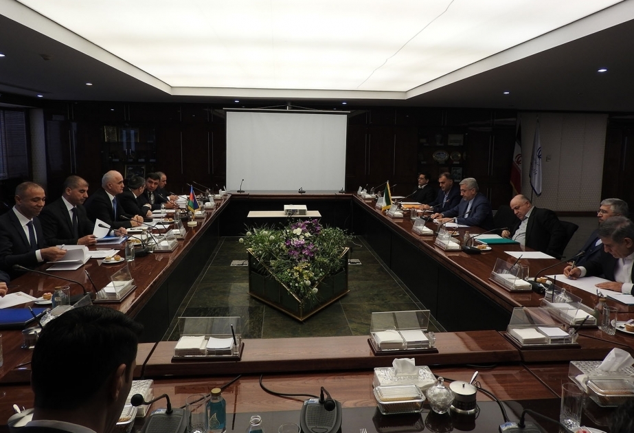 Обсуждены перспективы азербайджано-иранского сотрудничества в области энергетики