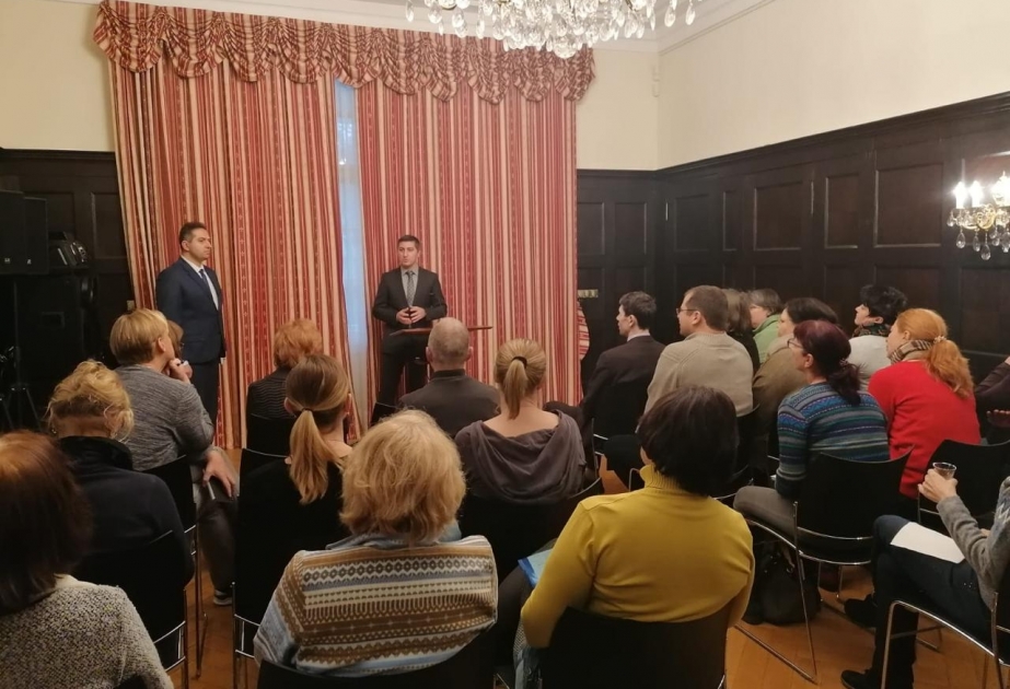 Berlində keçirilən seminarın iştirakçılarına Azərbaycanla bağlı məlumat verilib