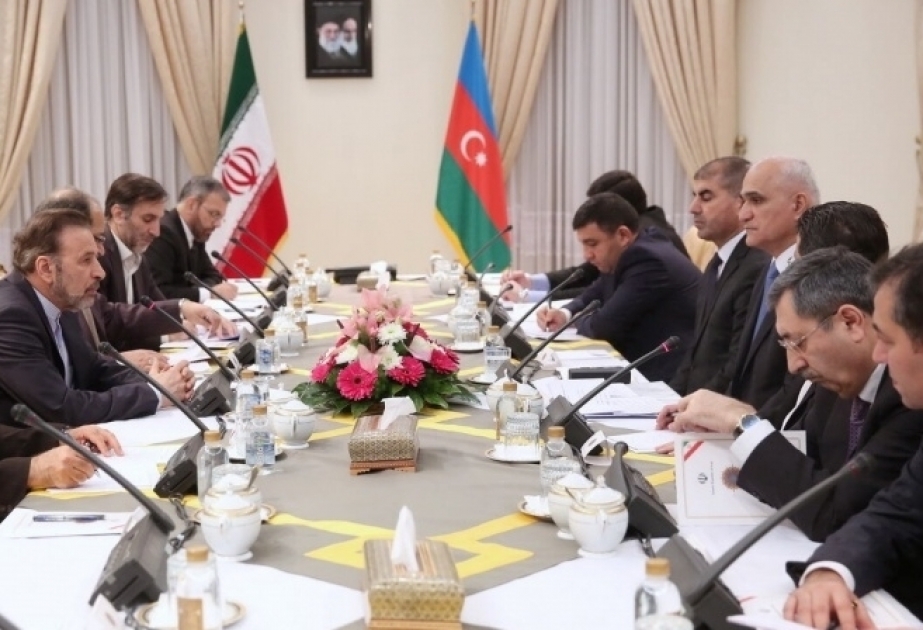 Delegación azerbaiyana se reúne con el jefe de la Administración Presidencial de Irán