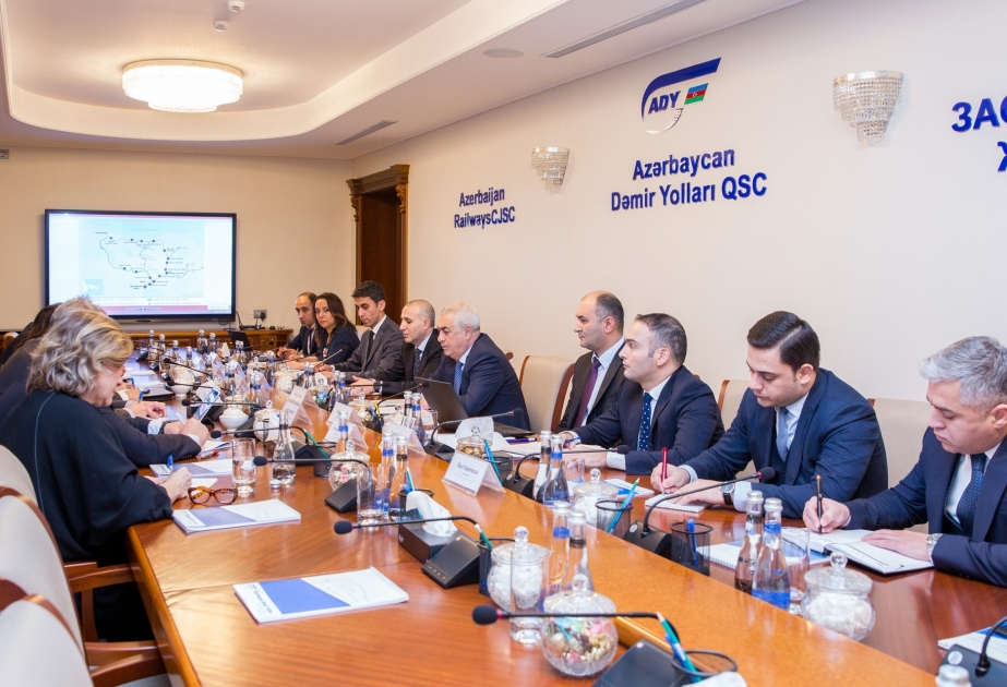 شركة السكك الحديدية الأذربيجانية المساهمة تجري مناقشات مع بعثة البنك الدولي