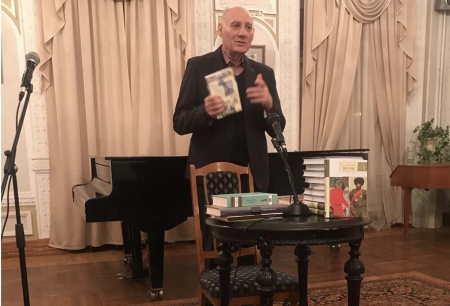 إشهار كتاب "الريح من الشرق" للكاتب أذربيجاني الأصل في كييف