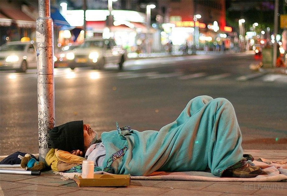 В Мадриде 2 тысячи человек провели ночь на улице в поддержку бездомных