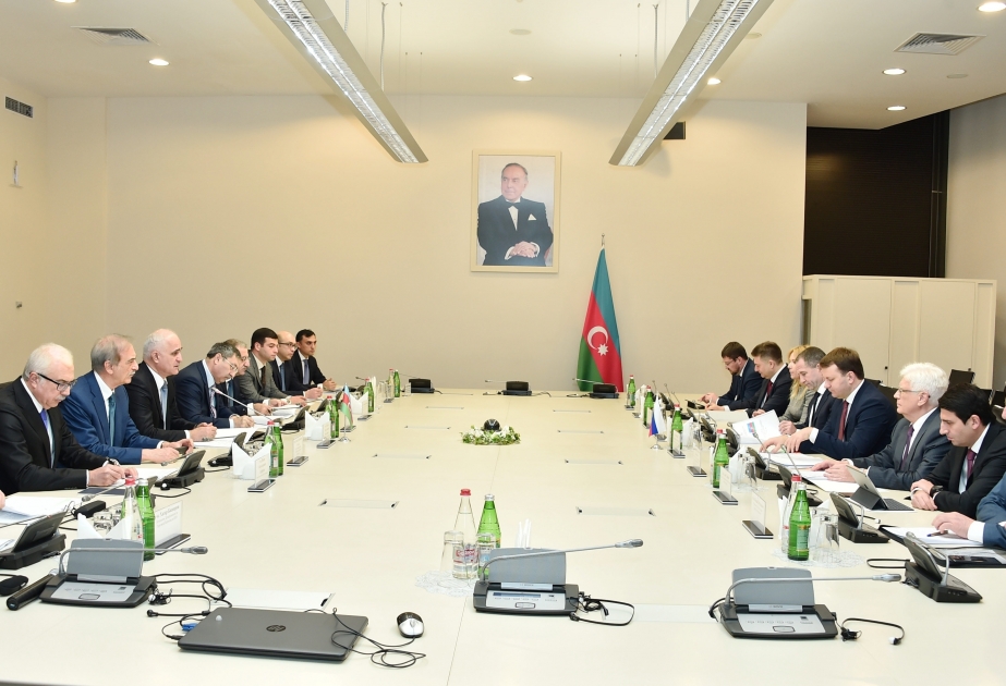 Azerbaiyán y Rusia discuten relaciones comerciales y económicas