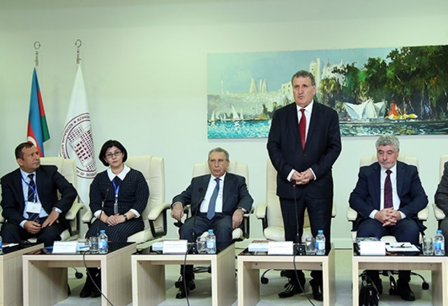 “Ey Nəsimi, cahanı tutdu sözün...” mövzusunda beynəlxalq elmi konfrans keçirilib