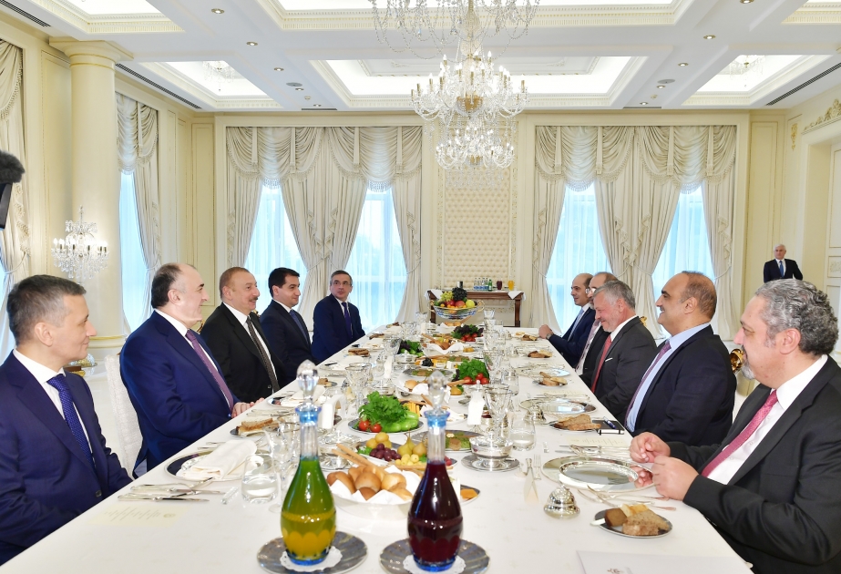 Azərbaycan Prezidenti İlham Əliyev İordaniya Kralı II Abdullah ilə işçi nahar edib VİDEO