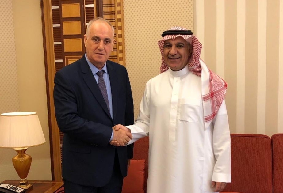AZERTAC Chairman of Board, UNA Executive Council member Aslan Aslanov meets with Saudi media minister