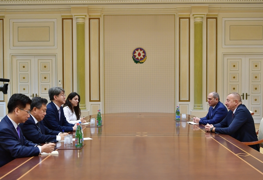 Presidente Ilham Aliyev recibió a una delegación encabezada por el presidente del Comité de Estadística de la República de Corea
