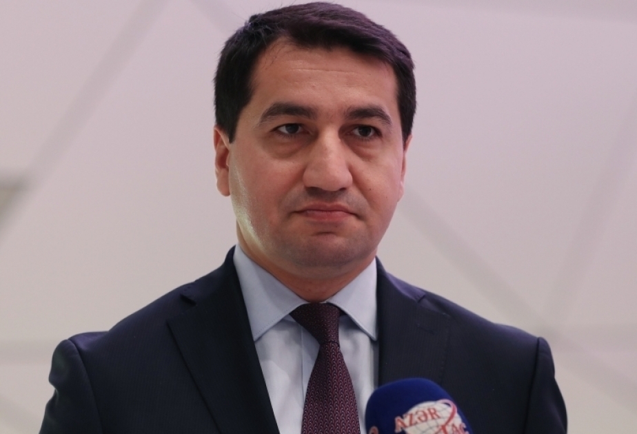 Hikmet Hadjiyev: ”Las declaraciones contradictorias de Armenia causan graves daños al proceso de negociación”