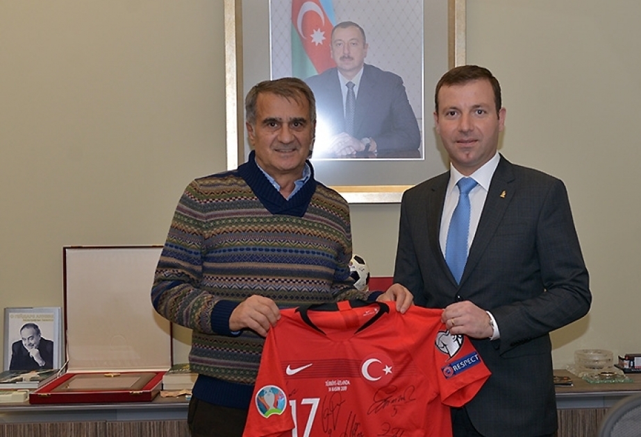 AFFA秘书长会见土耳其国家足球队主教练