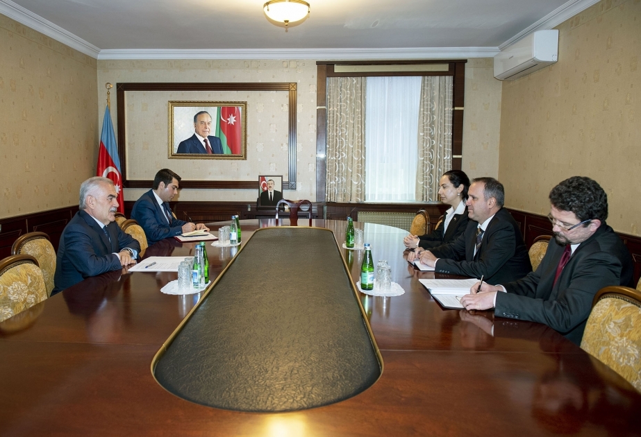 纳希切万自治共和国议长会见匈牙利大使