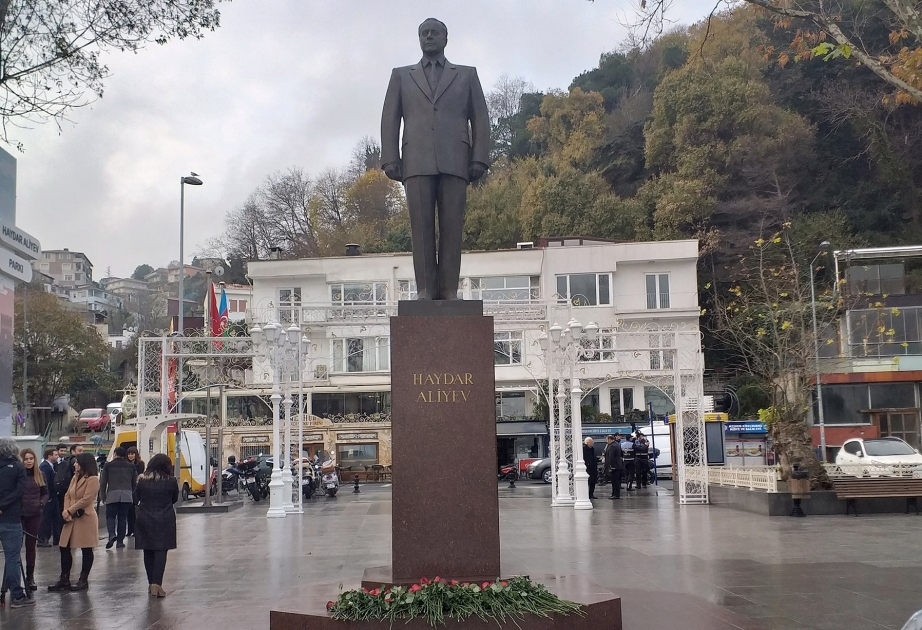 La mémoire d’Heydar Aliyev commémorée à Istanbul