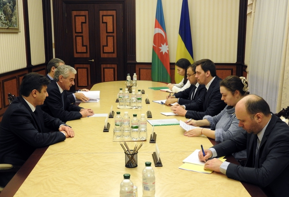 Se abordan las cuestiones de cooperación entre Azerbaiyán y Ucrania