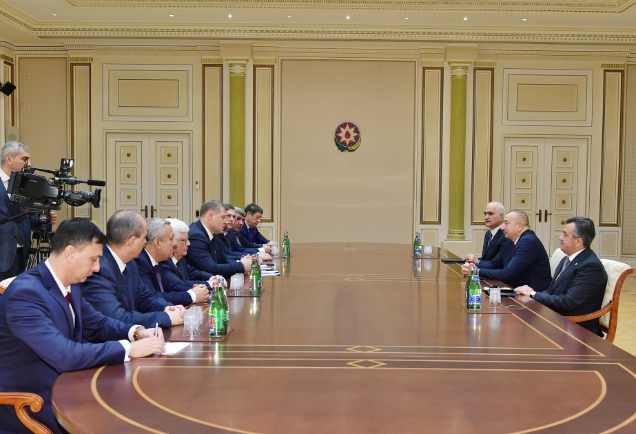 Le président Ilham Aliyev reçoit une délégation menée par le gouverneur de la province russe d’Astrakhan VIDEO