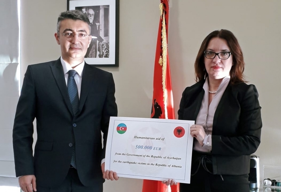 Entrega oficial de la asistencia humanitaria de Azerbaiyán a Albania