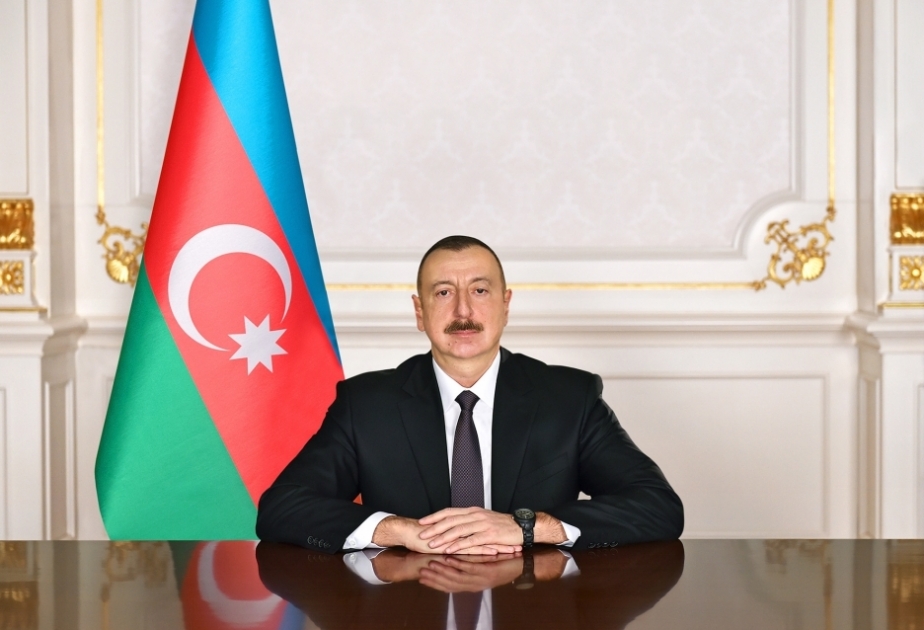 El presidente Ilham Aliyev emite un decreto