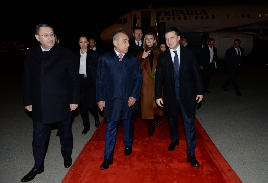 Le président ukrainien Volodymyr Zelensky arrive en Azerbaïdjan pour une visite officielle