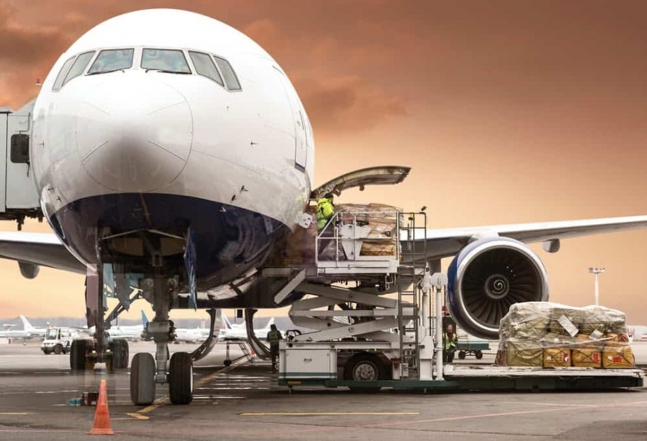 За одиннадцать месяцев воздушным транспортом отправлено более 62 тысяч тонн грузов
