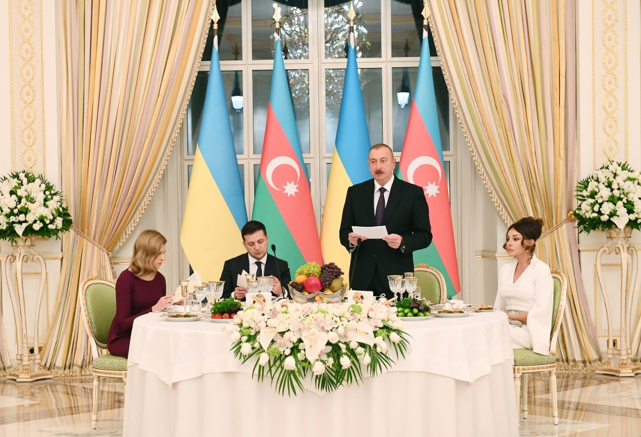 President Ilham Aliyev hosted official reception in honor of Ukrainian President Volodymyr Zelensky VIDEO