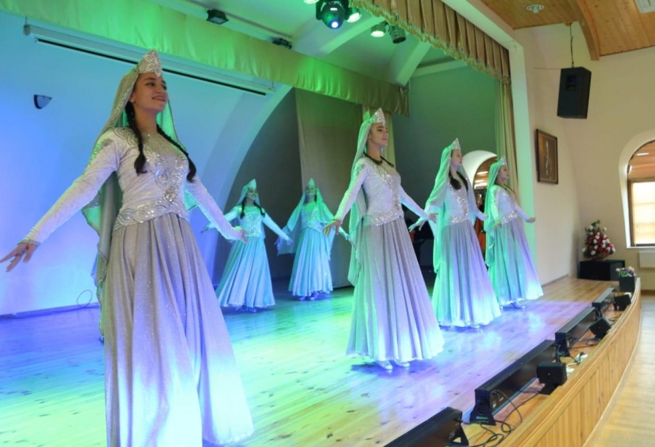 В Баку прошел танцевальный фестиваль, посвященный Национальному герою Азербайджана Альберту Агарунову