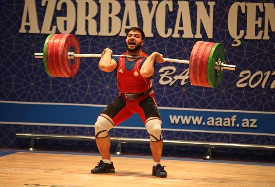 Los levantadores de pesas azerbaiyanos competirán por las medallas en la 6ª Copa Internacional de Qatar