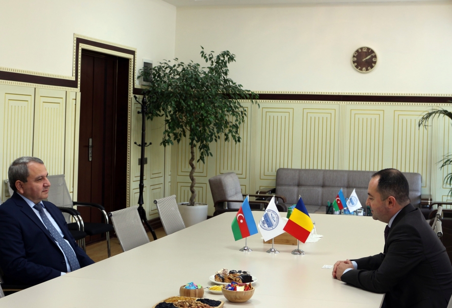 La coopération entre l’Université d’Etat de Bakou et les universités roumaines au menu des discussions