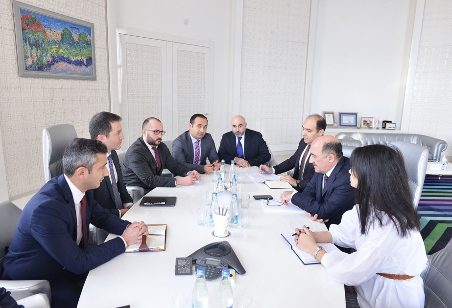 Ministro de Cultura de Azerbaiyán se reunió con representantes de comunidades azerbaiyanas en varios países