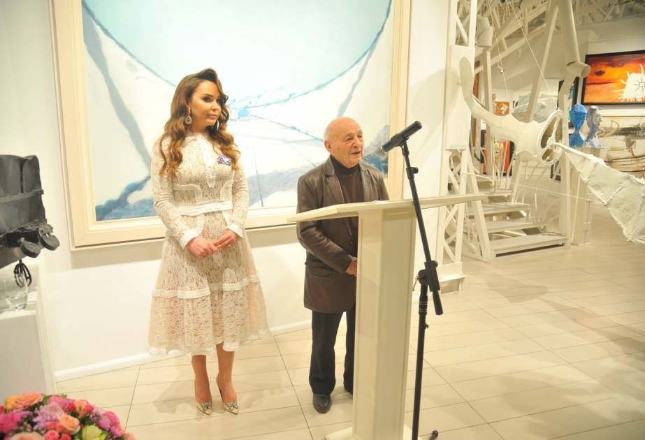 Se inauguró una exposición benéfica en el Museo de Arte Moderno
