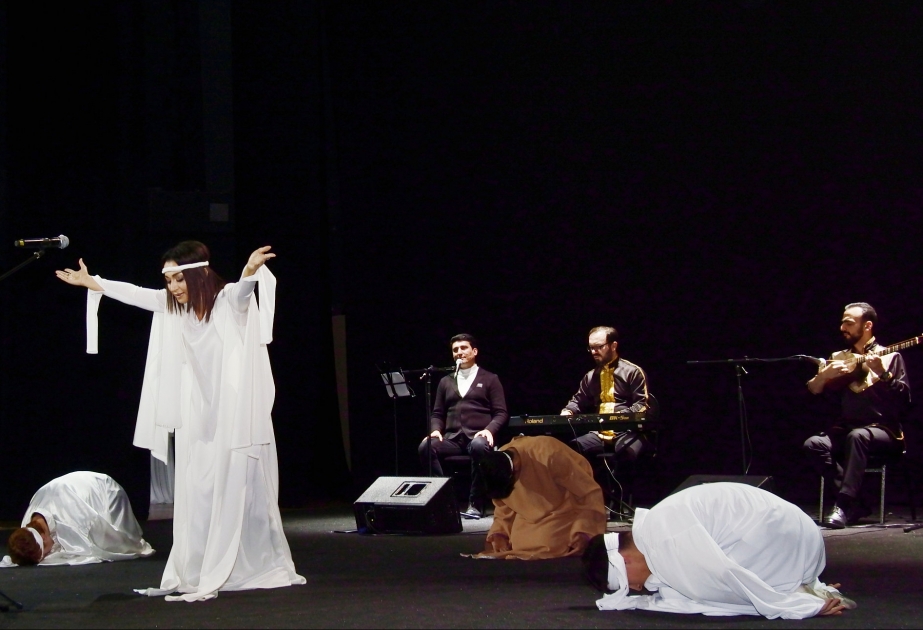 Bəstəkar-müğənni Sevinc Ağasıyevanın “Nəsimi ili”nə həsr edilmiş solo konserti olub