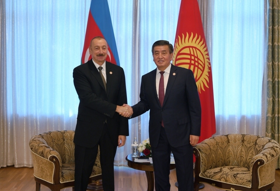 El presidente de Kirguistán mantuvo una conversación telefónica con su par azerbaiyano Ilham Aliyev