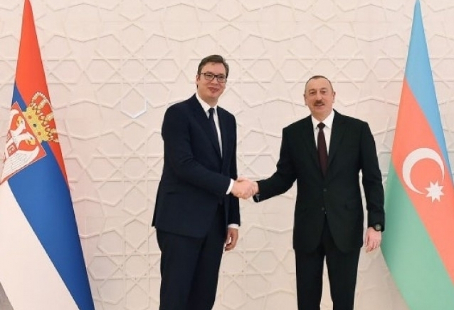 El máximo mandatario de Serbia felicita a su colega azerbaiyano por teléfono
