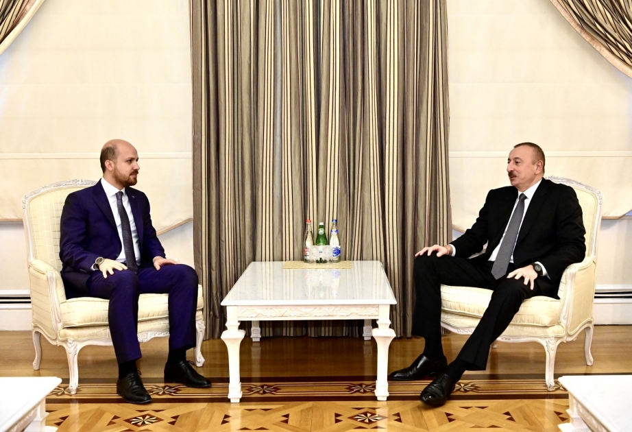 El presidente Ilham Aliyev recibe al presidente de la Confederación Mundial de Etnodeportes