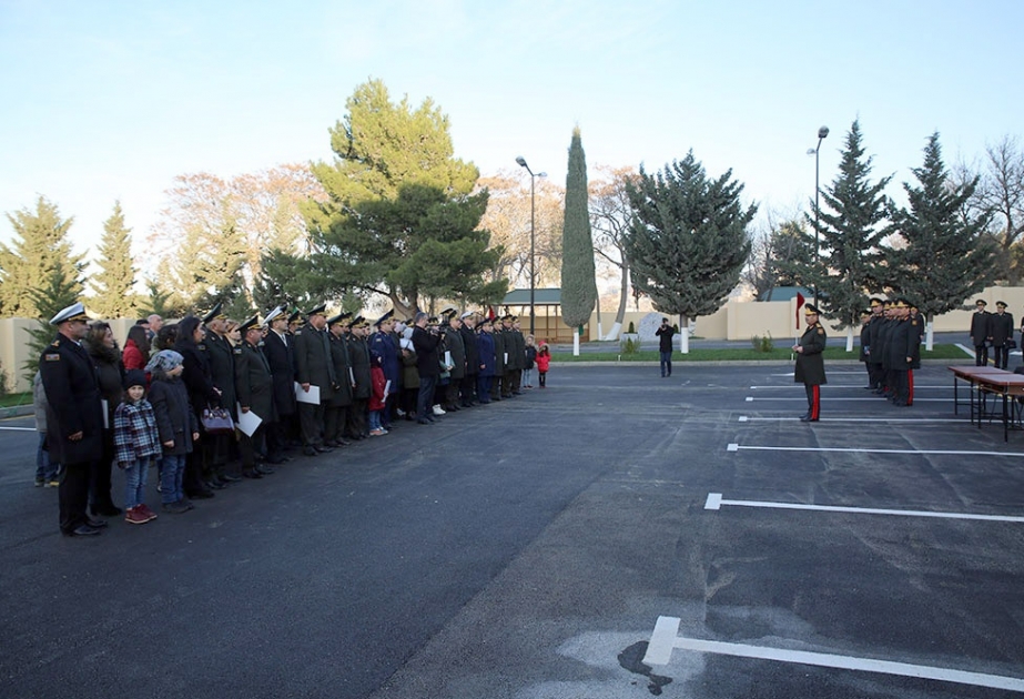 Hərbi qulluqçulara yeni xidməti mənzillər verilib