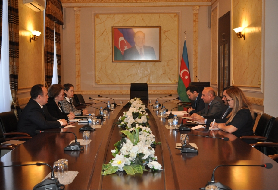 Qazaxıstanlı qonağa Azərbaycanın mədəniyyətlərarası dialoq və multikulturalizm siyasəti barədə məlumat verilib
