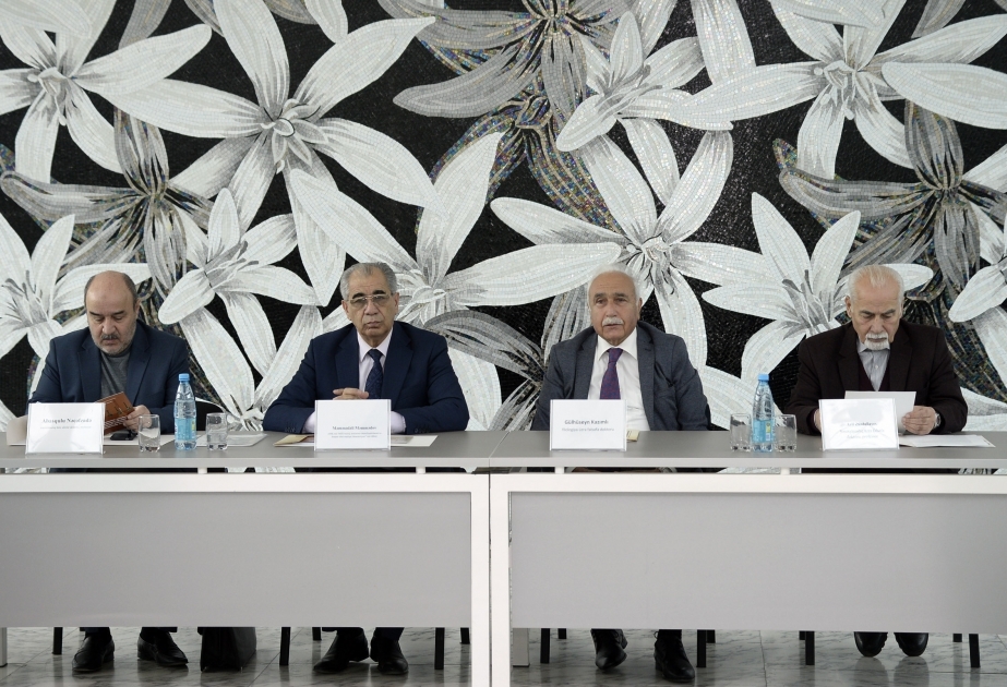 Mesa Redonda en el Centro Internacional de Mugham sobre “kamanchá”