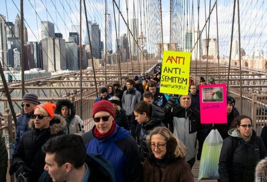 Тысячи нью-йоркцев приняли участие в митинге в Бруклине в знак протеста антисемитизму в США