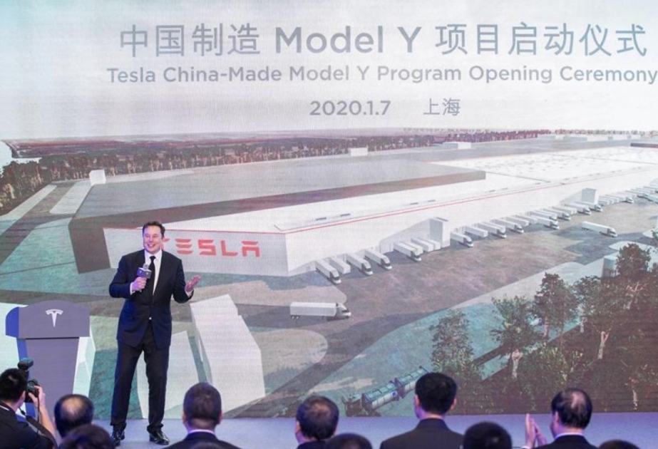 “Tesla”nın Çindəki zavodunda istehsal olunan ilk avtomobillər müştərilərə təqdim edilib VİDEO