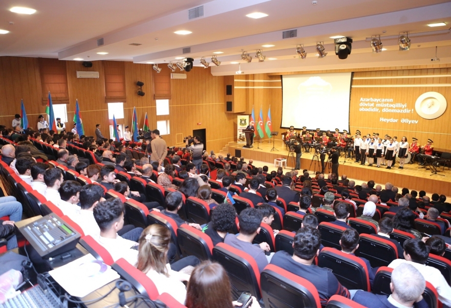 Suraxanıda “Vətənin müdafiəsinə hazıram!” devizi altında çağırışçıların təntənəli yolasalma mərasimi keçirilib
