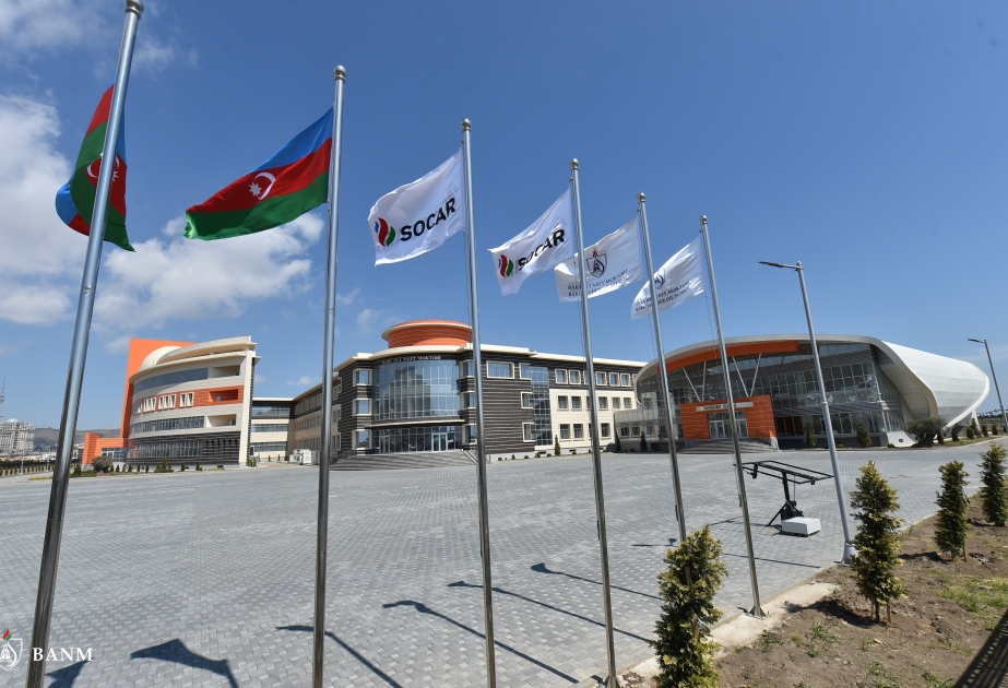 La Escuela Superior de Petróleo de Bakú es líder en términos de oportunidades de carrera