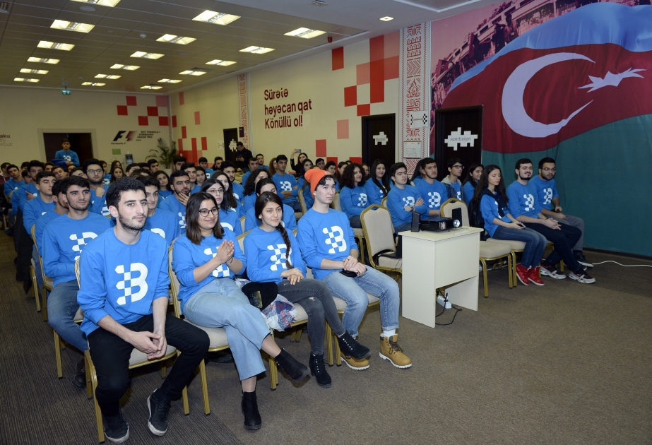 Bakıda könüllülər üçün “Müasir dünyada PR” mövzusunda seminar təşkil olunub