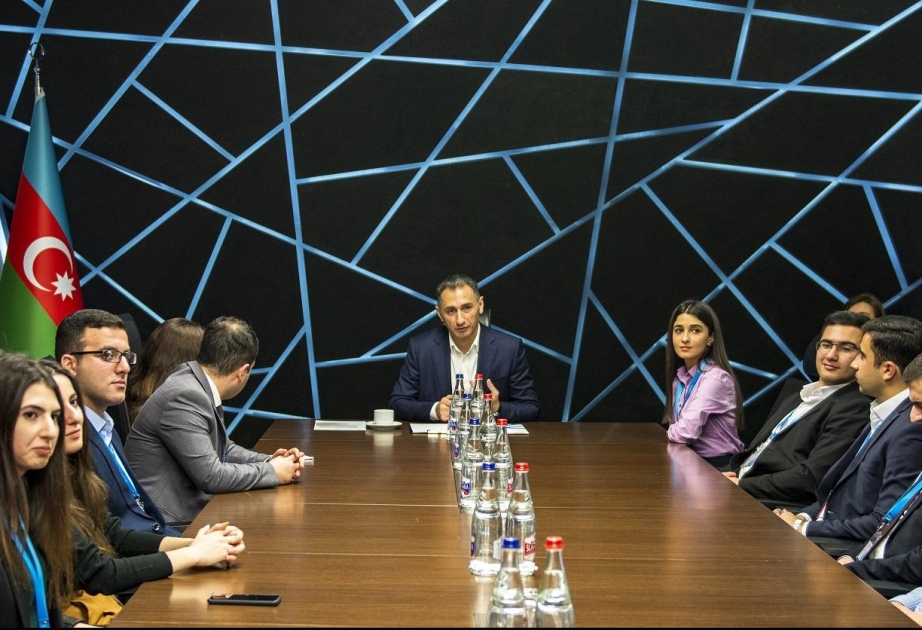 Gənc liderlər “Azərkosmos”da olublar