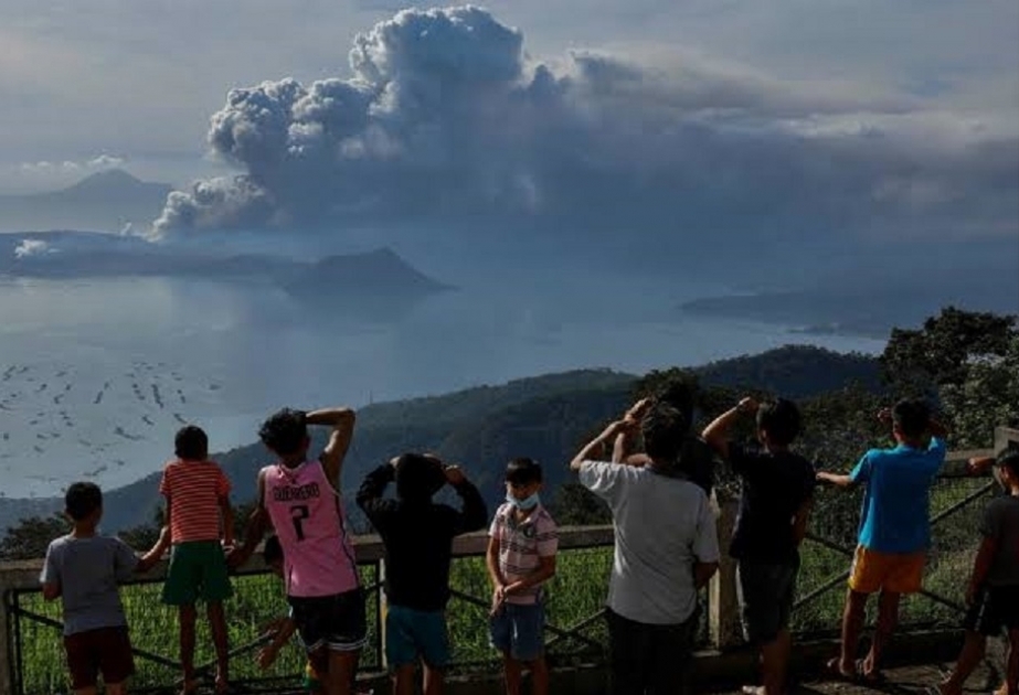Flights cancelled and thousands evacuate as Philippine volcano threatens to erupt