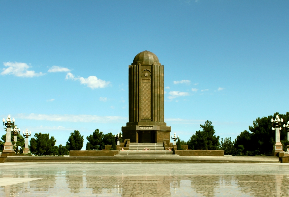 El Mausoleo de Nizamí - un monumento al grande poeta y pensador azerbaiyano