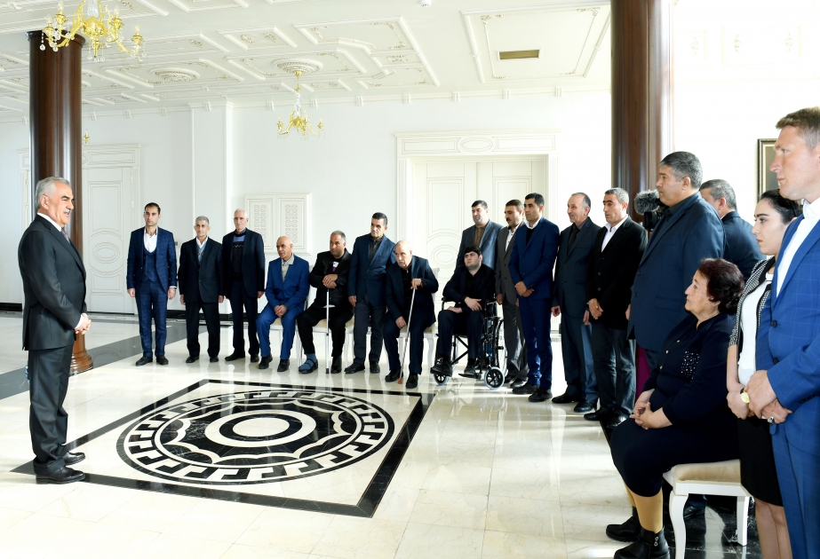 Naxçıvanda sosial qayğıya ehtiyacı olanlara fərdi yaşayış evləri, mənzillər və avtomobillər təqdim olunub