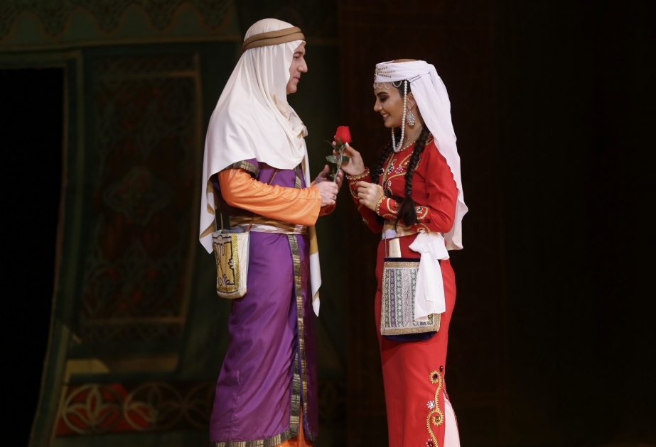 Ópera "Leyli y Madjnun" cautiva a la audiencia