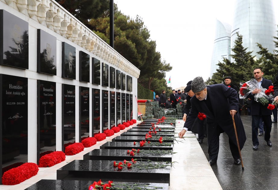 Azərbaycandakı dini icmaların rəhbərləri Şəhidlər xiyabanını ziyarət ediblər