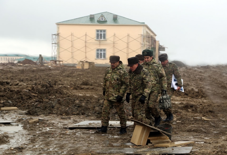 Müdafiə naziri tikintisi yekunlaşmaq üzrə olan hərbi obyektlərə baxış keçirib