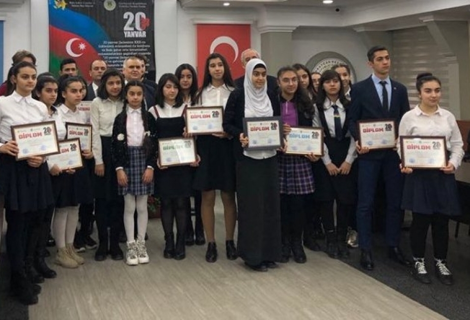 20 Yanvar faciəsi ilə bağlı inşa müsabiqəsinin qalibləri mükafatlandırılıb