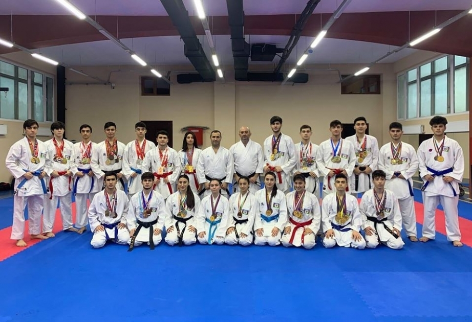 Karatecas adolescentes y jóvenes de Azerbaiyán ganaron 10 medallas en Croacia