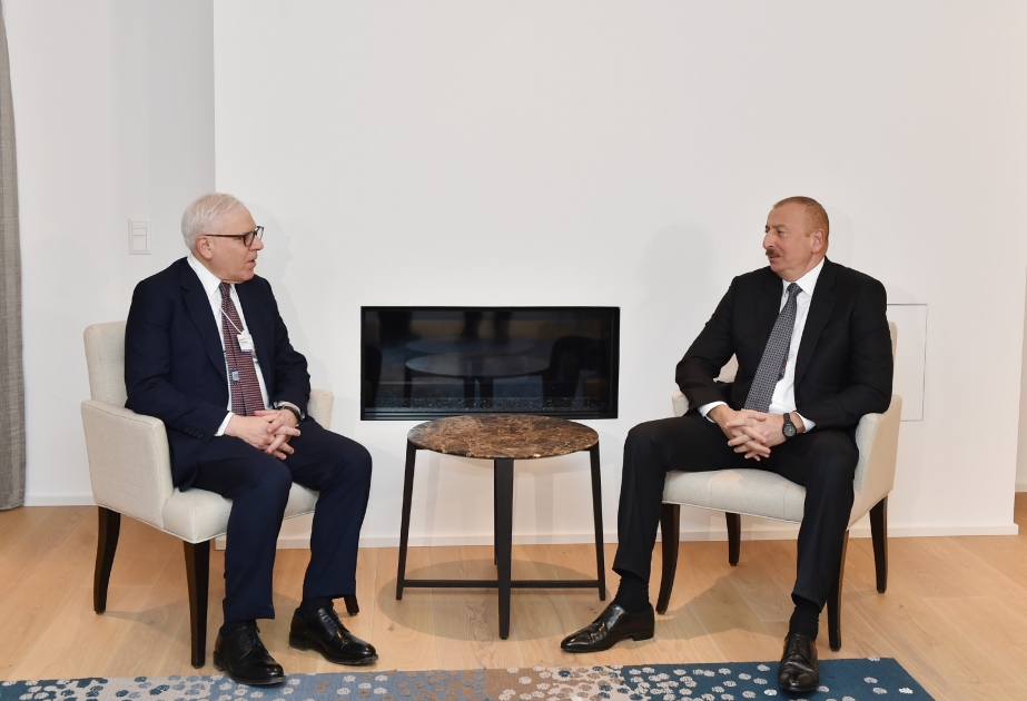 الرئيس الأذربيجاني يلتقي مؤسس شركة Carlyle Group في دافوس