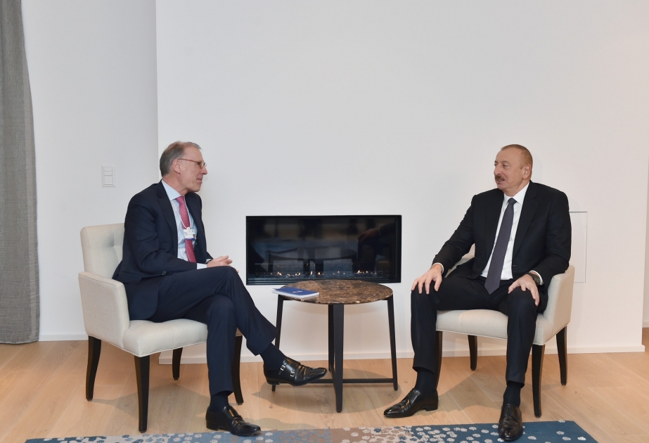 President Ilham Aliyev met with Carlsberg Group CEO in Davos VIDEO